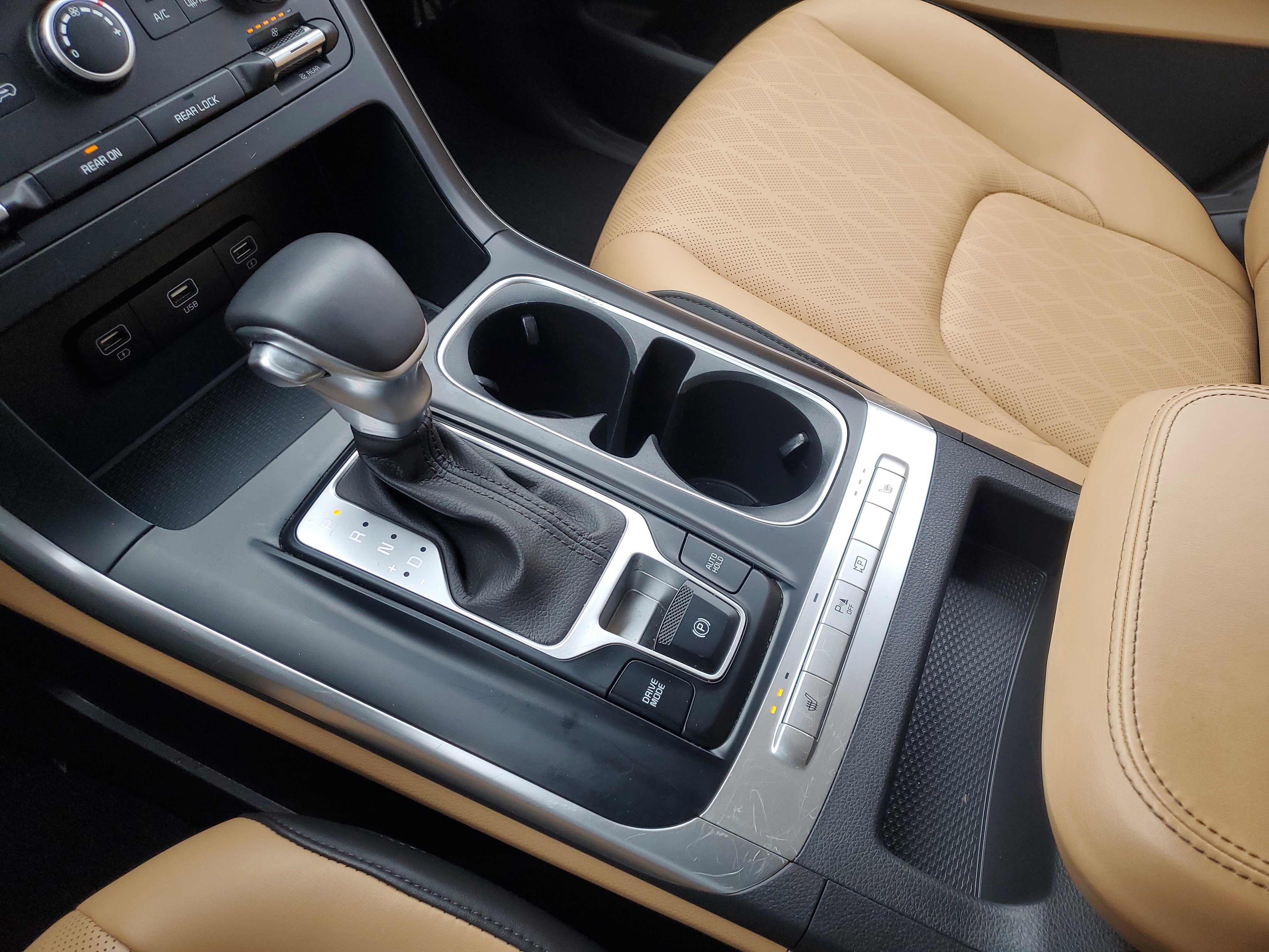 Used 2023 Kia Carnival LX image 22