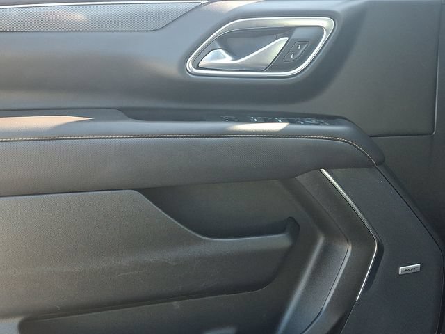 Used 2024 GMC Yukon XL AT4 w/ Technology Package AWD/4WD image 16