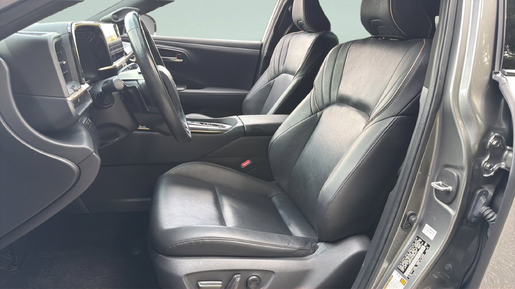Used 2023 Toyota Crown Platinum AWD/4WD image 31