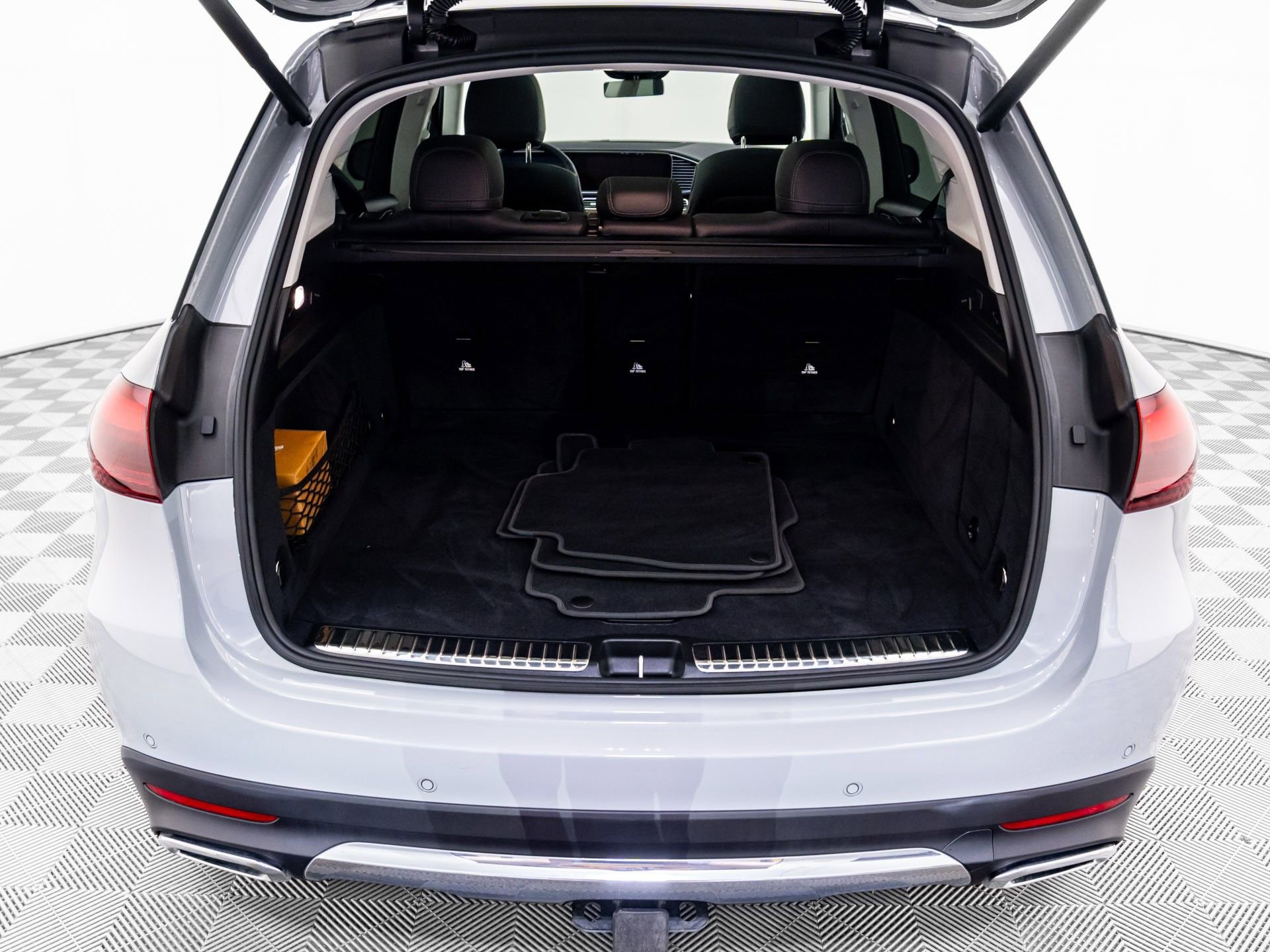 Certified 2024 Mercedes-Benz GLE 350 4MATIC w/ Driver Assistance Package image 35