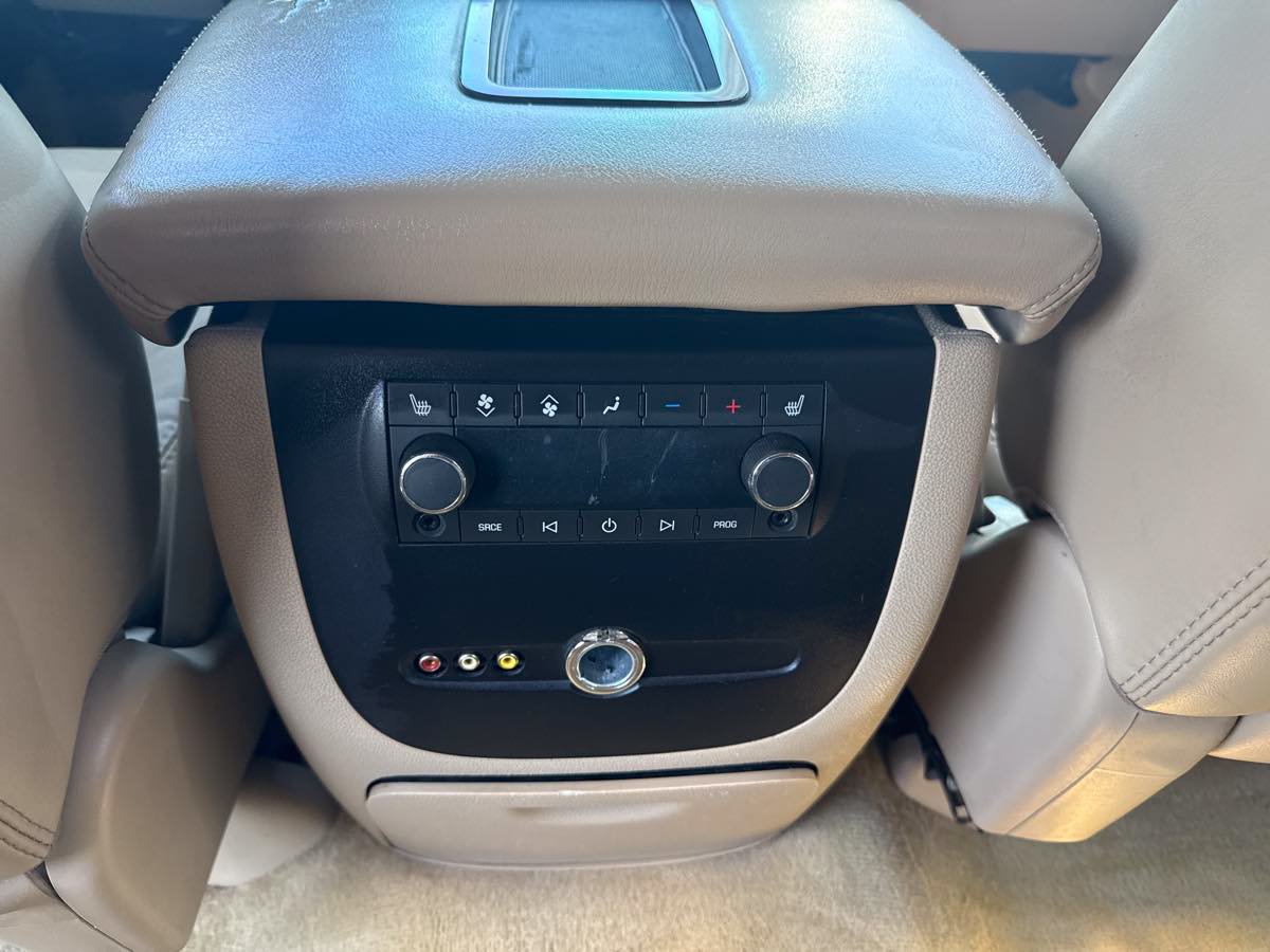 Used 2007 GMC Yukon Denali AWD/4WD image 15