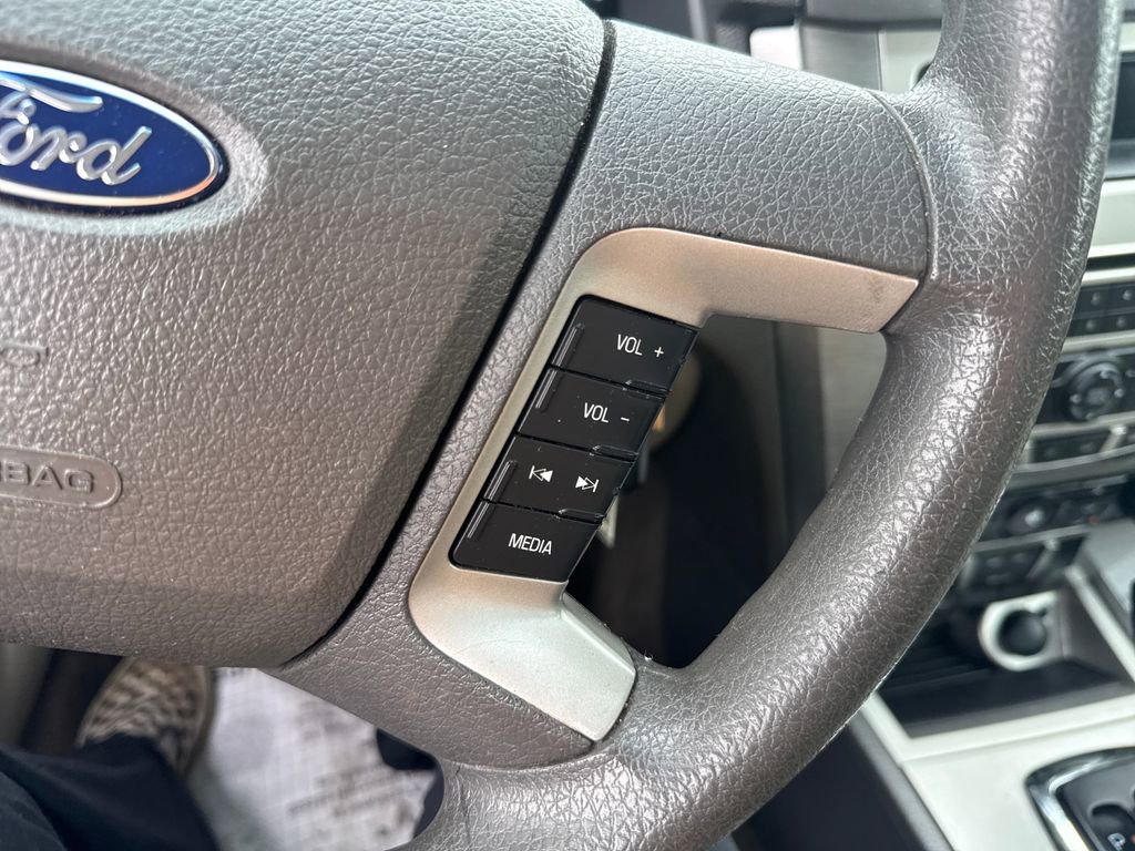Used 2010 Ford Fusion SE FWD image 27