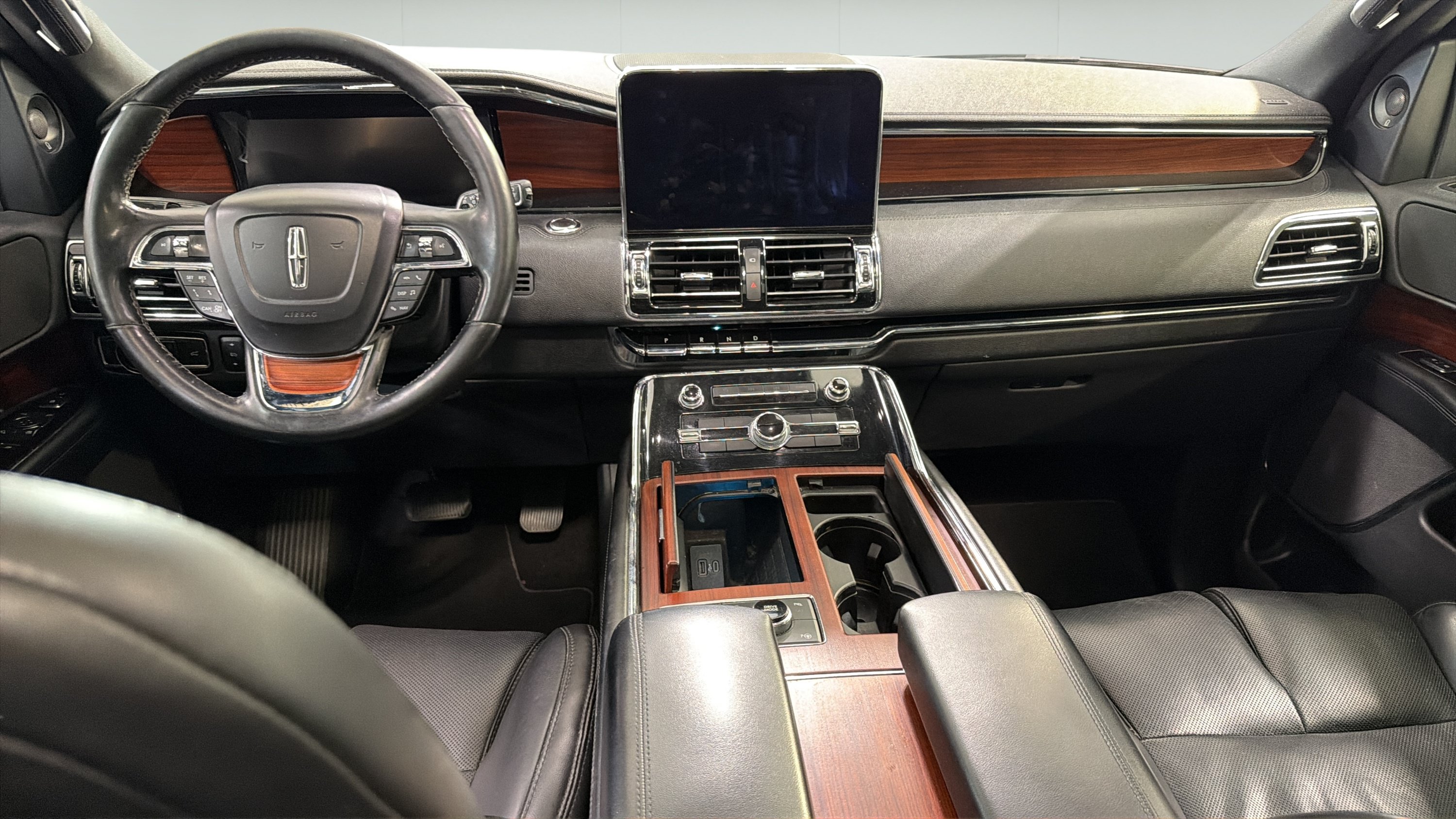 Used 2020 Lincoln Navigator L Reserve RWD image 25