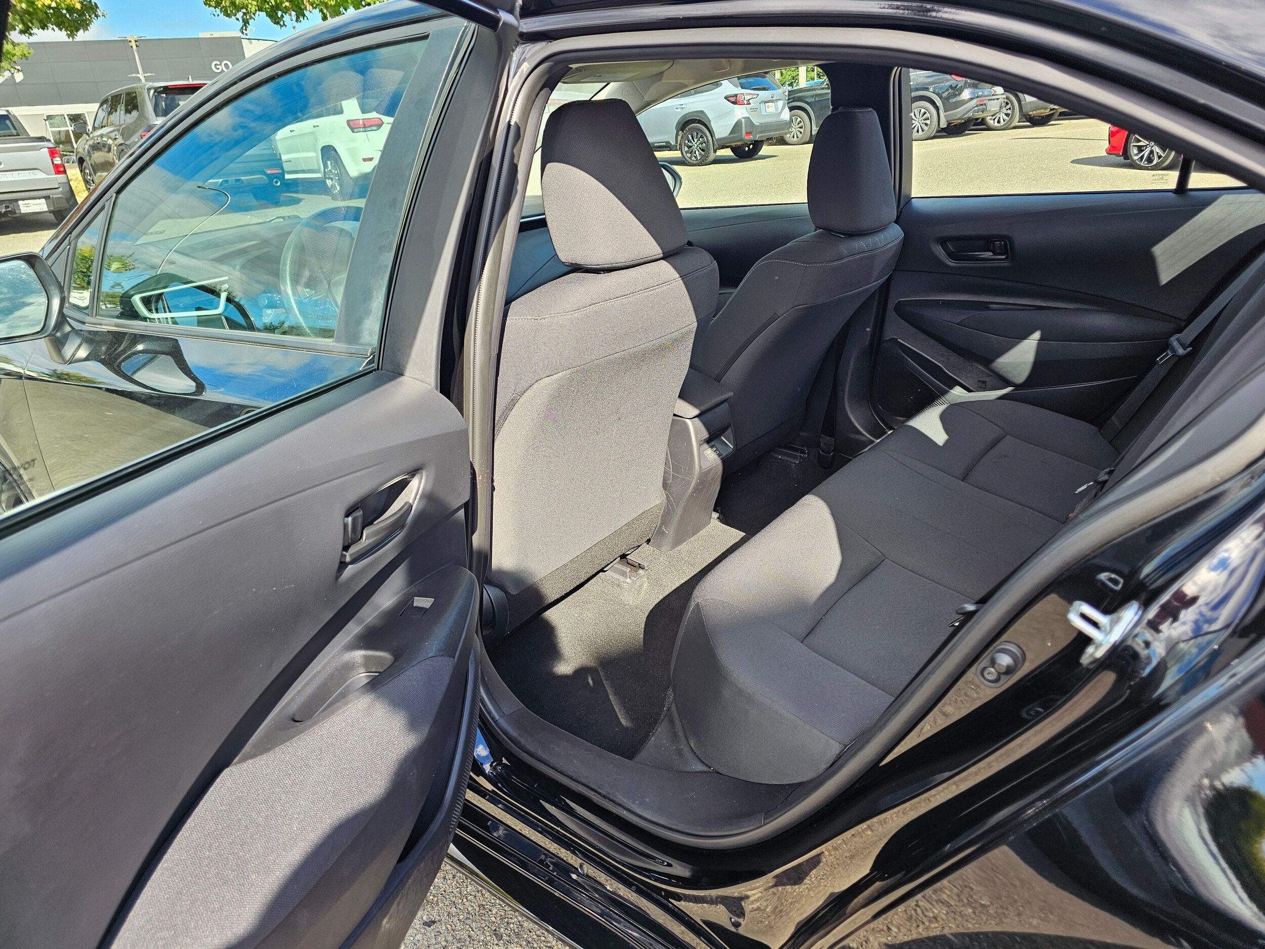Used 2025 Toyota Corolla LE FWD image 16