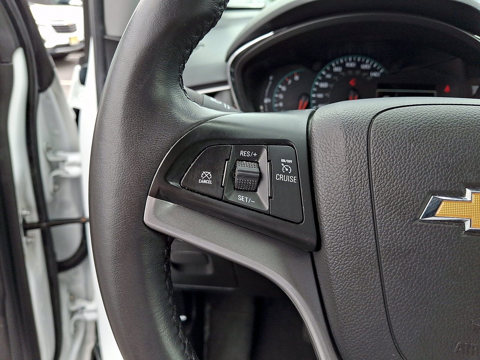 Used 2022 Chevrolet Trax LT w/ Driver Confidence Package image 22