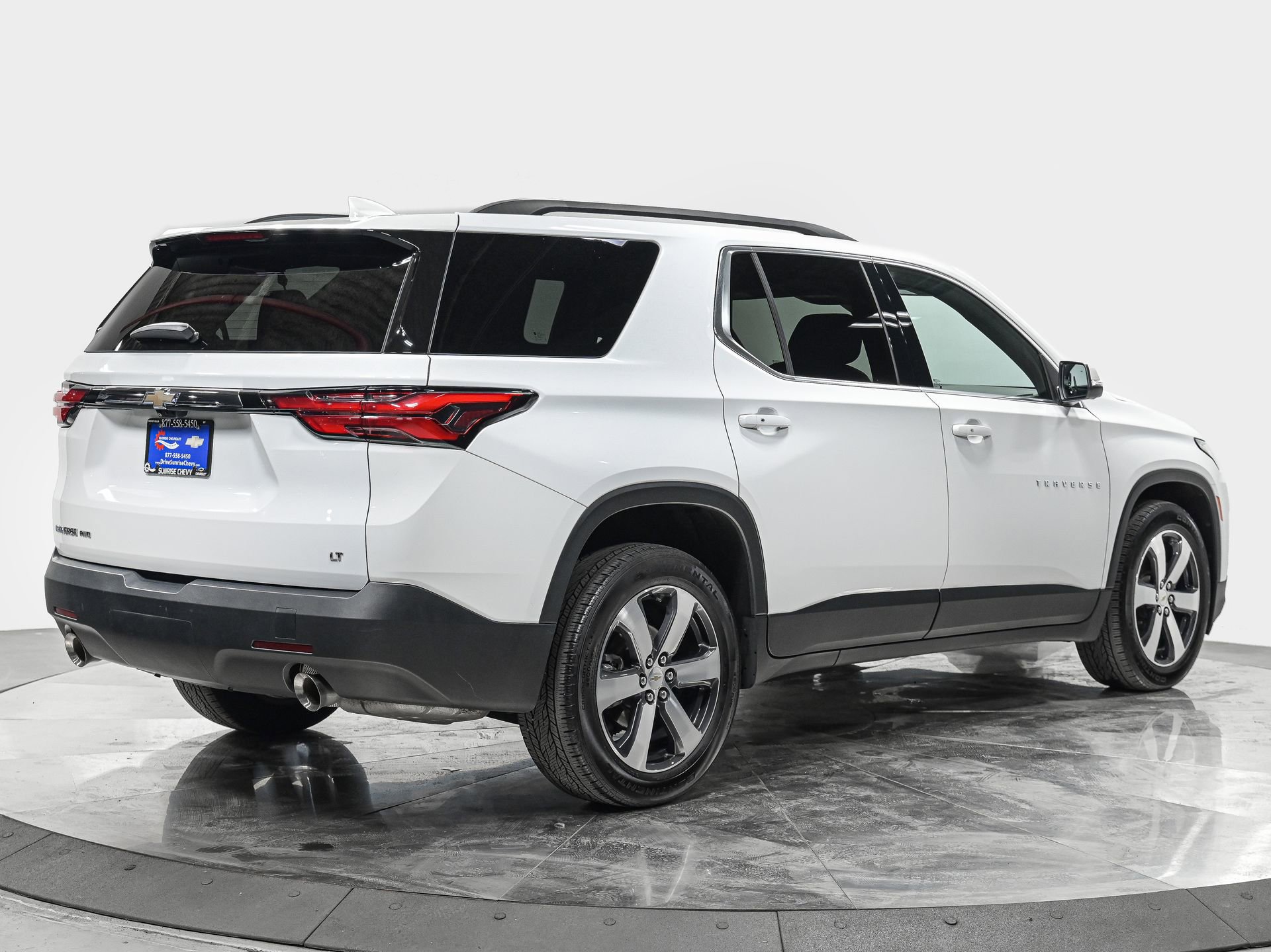 Used 2023 Chevrolet Traverse LT w/ LT Premium Package image 7