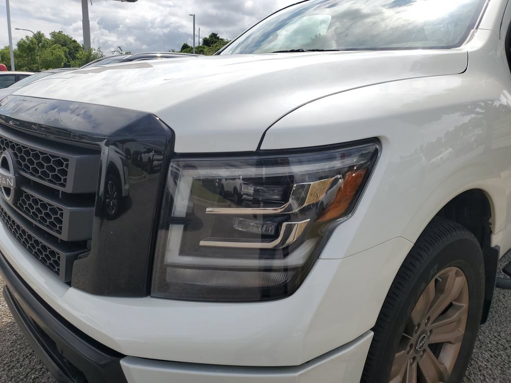 Certified 2024 Nissan Titan SV w/ SV Bronze Edition Package AWD/4WD image 6
