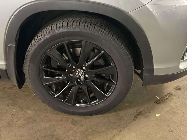 Used 2019 Toyota Highlander SE AWD/4WD image 9