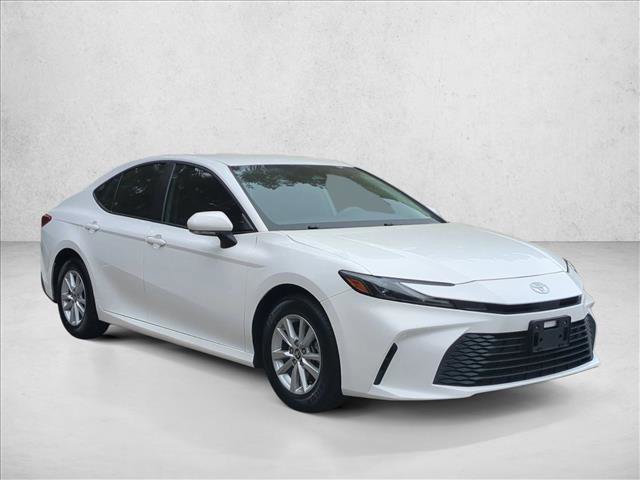 Used 2025 Toyota Camry LE image 3