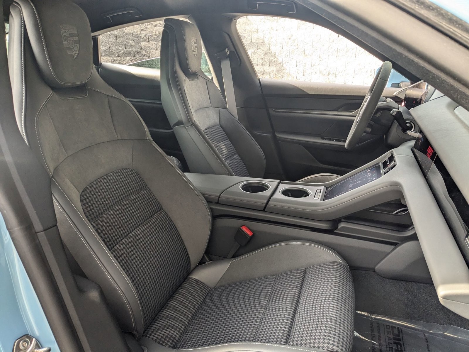 New 2025 Porsche Taycan image 24