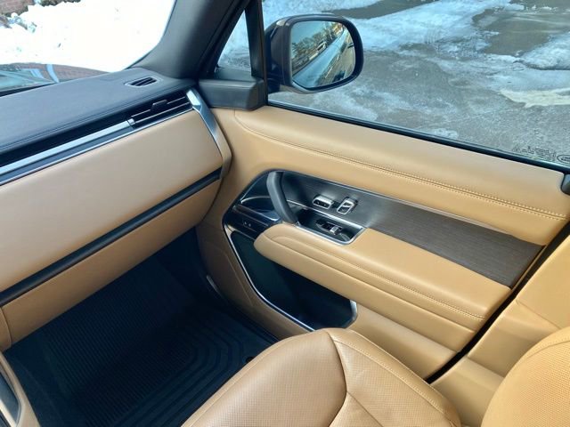Used 2023 Land Rover Range Rover SE image 39
