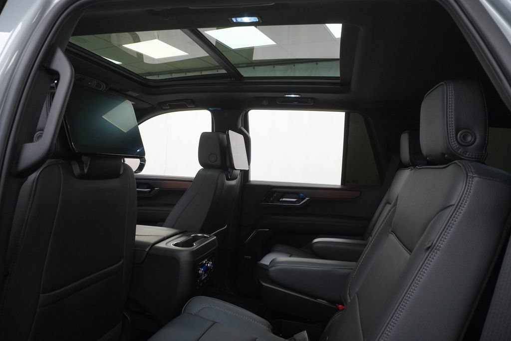 Used 2025 GMC Yukon Denali w/ Denali Reserve Package image 23