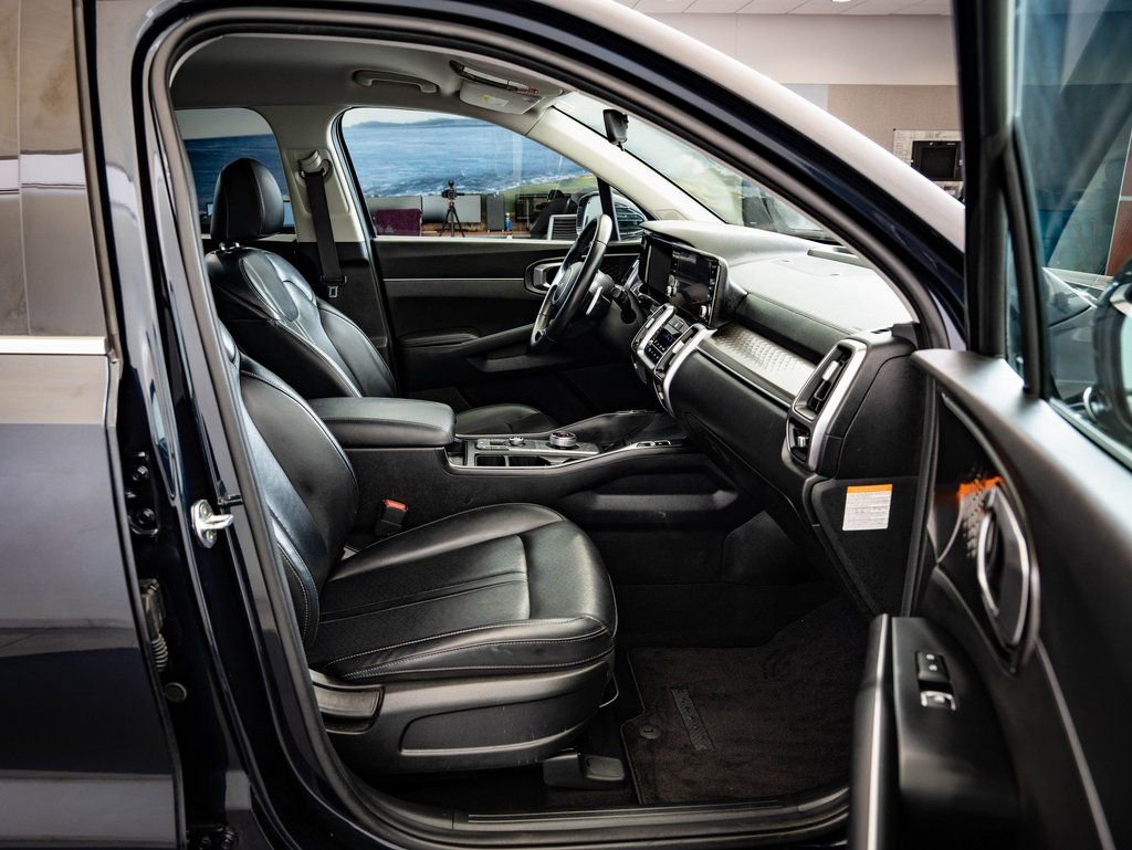 Used 2022 Kia Sorento S image 19