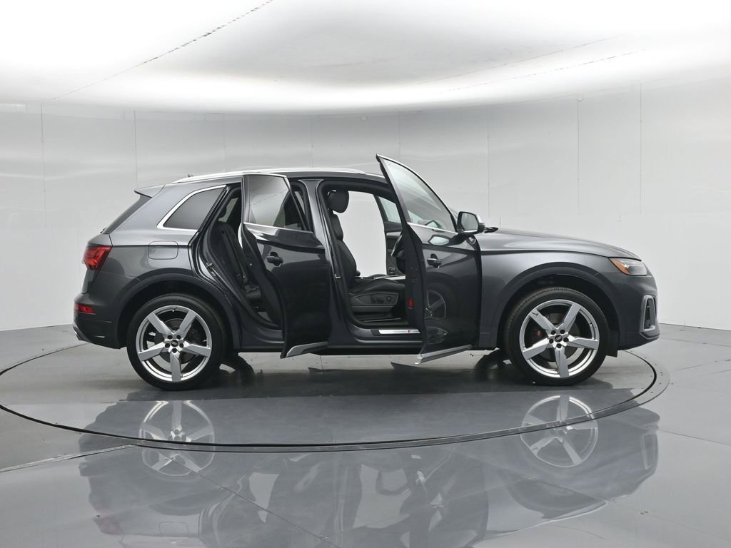 Used 2021 Audi SQ5 Premium w/ Convenience Package image 5