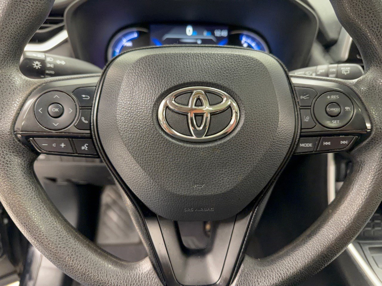 Used 2023 Toyota RAV4 XLE w/ Convenience Package AWD/4WD image 10