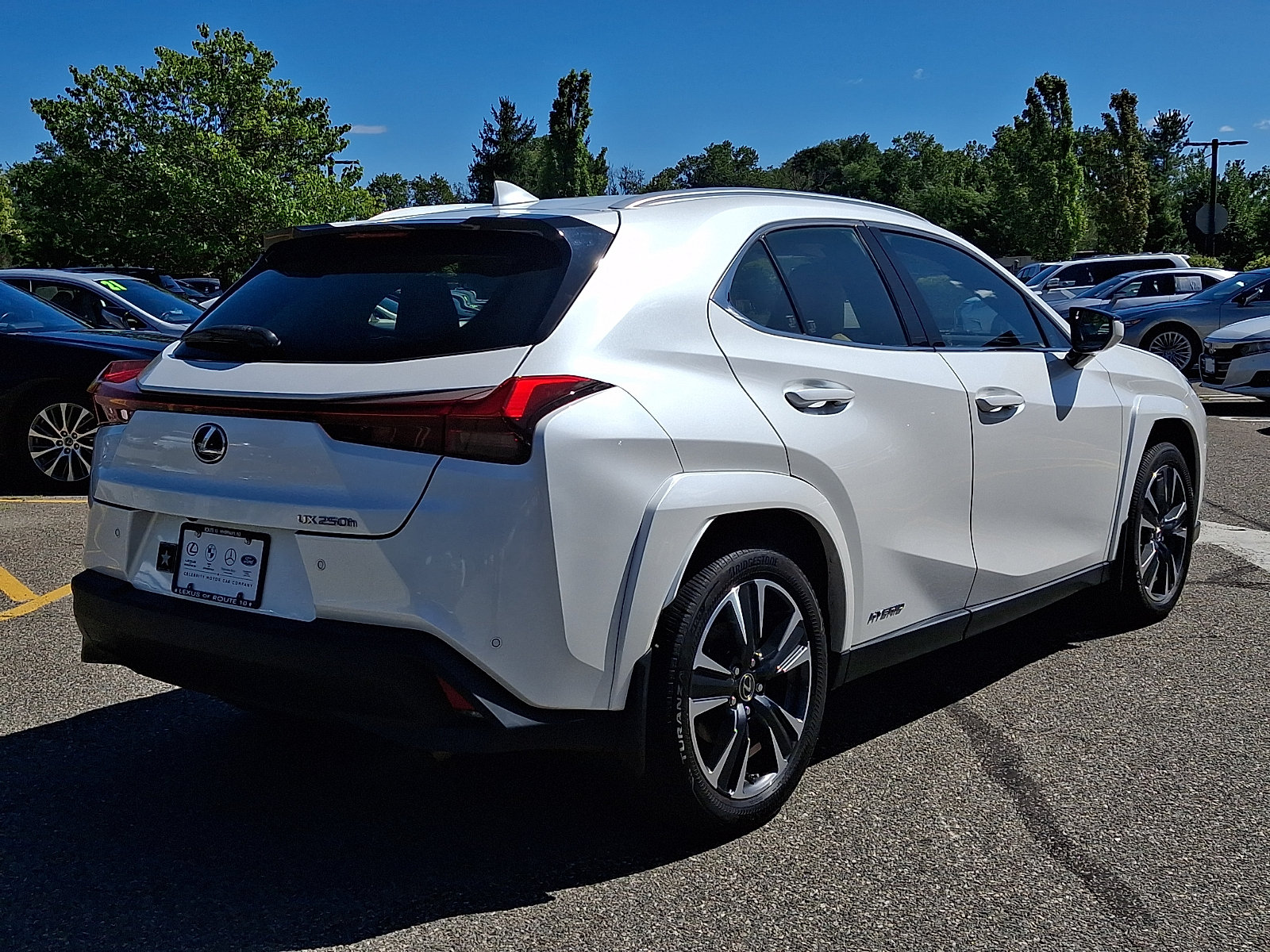 Certified 2022 Lexus UX 250h w/ Premium Package AWD/4WD image 7