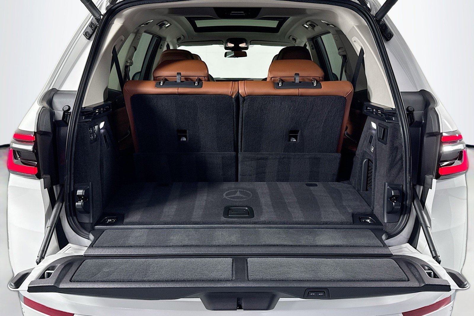 Used 2024 BMW X7 xDrive40i w/ Executive Package image 24