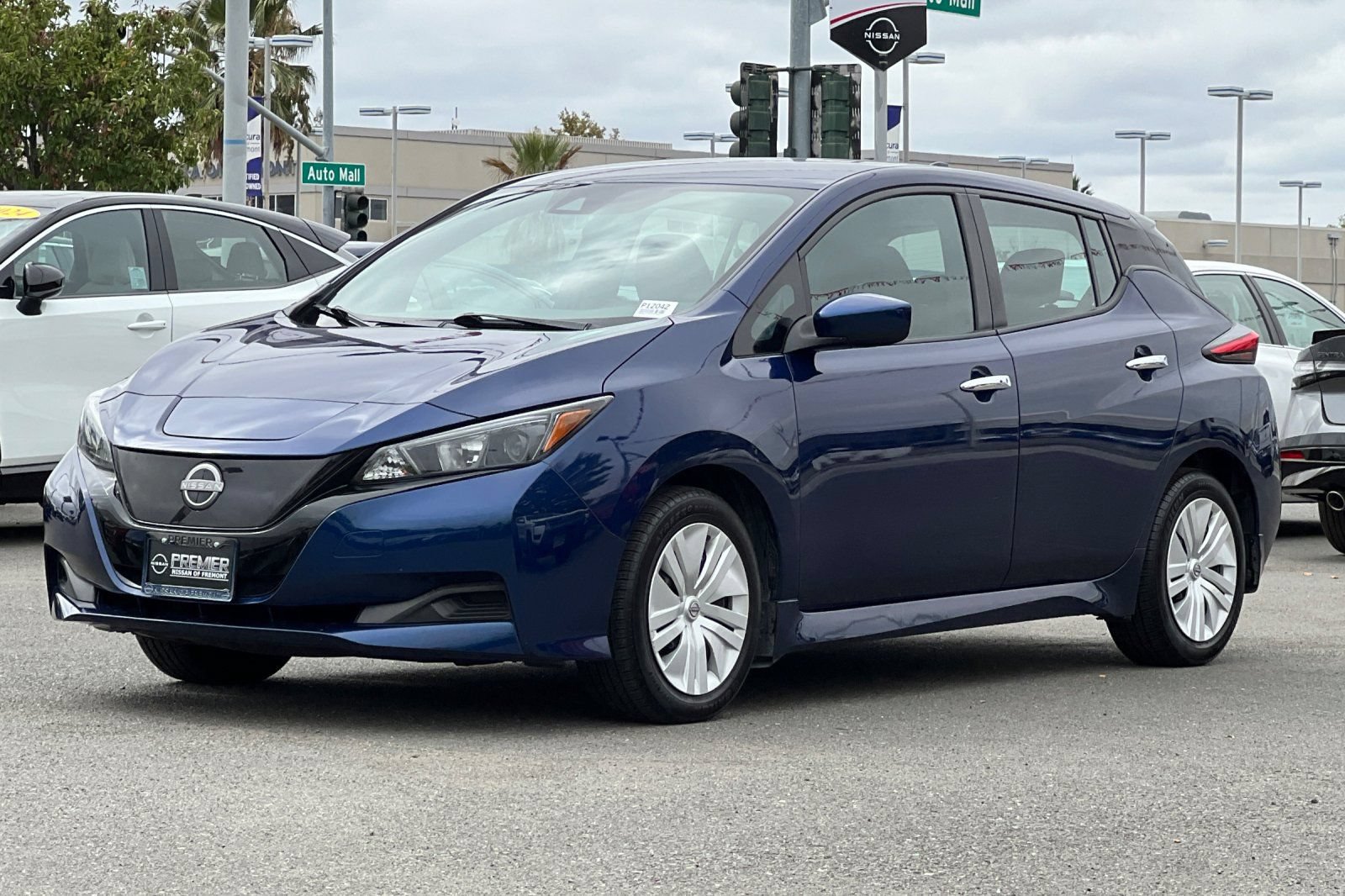 Certified 2025 Nissan Leaf S FWD image 8