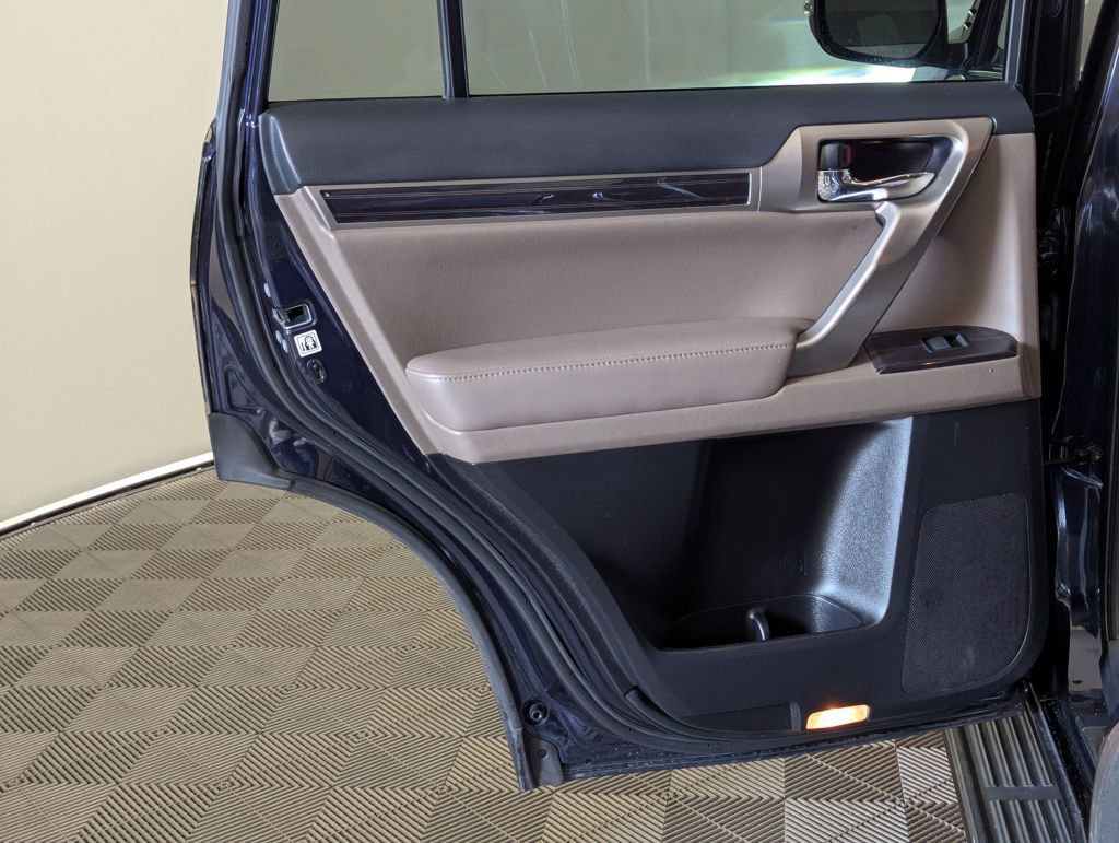 Used 2020 Lexus GX 460 Premium w/ Premium Package image 53