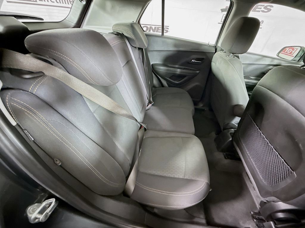 Used 2019 Chevrolet Trax LS image 26