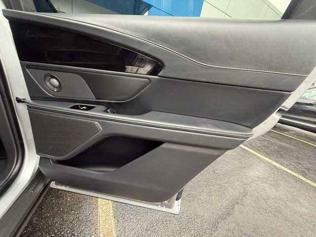 Used 2025 Lincoln Nautilus Reserve w/ Jet Appearance Package image 17