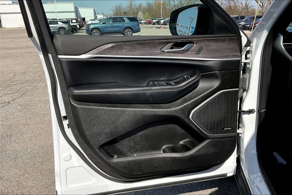 Used 2024 Jeep Grand Cherokee Limited 4xe image 18