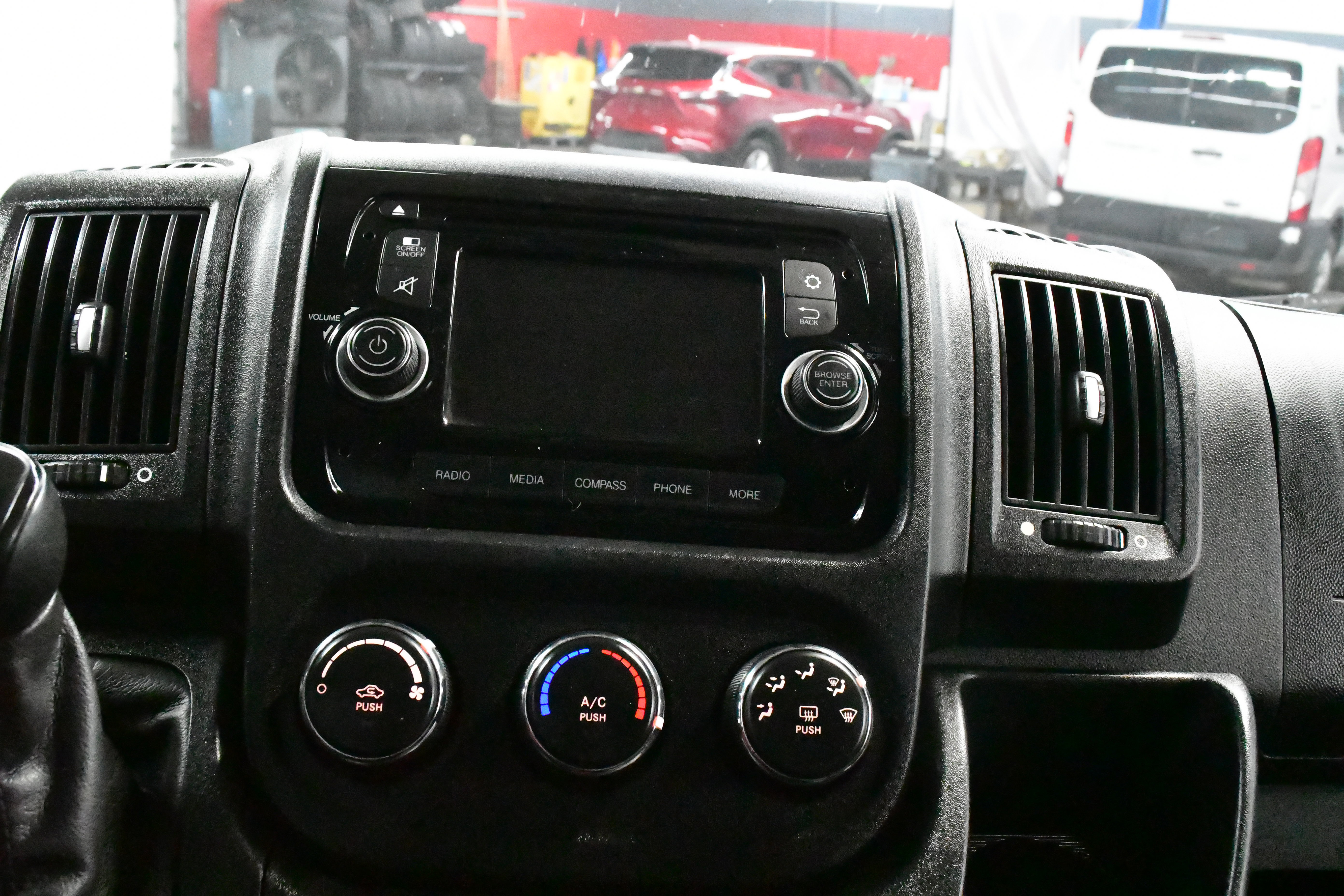 Used 2025 RAM ProMaster 2500 w/ Convenience Group image 34