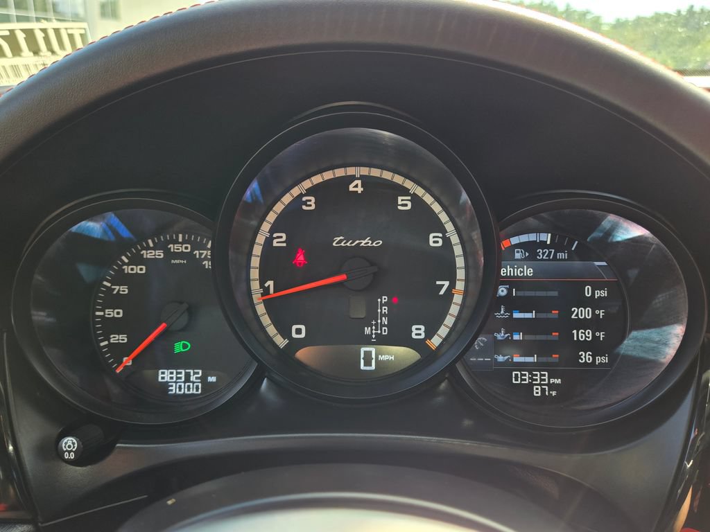 Used 2015 Porsche Macan Turbo AWD/4WD image 22