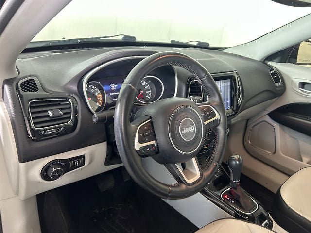 Used 2017 Jeep Compass Limited AWD/4WD image 14