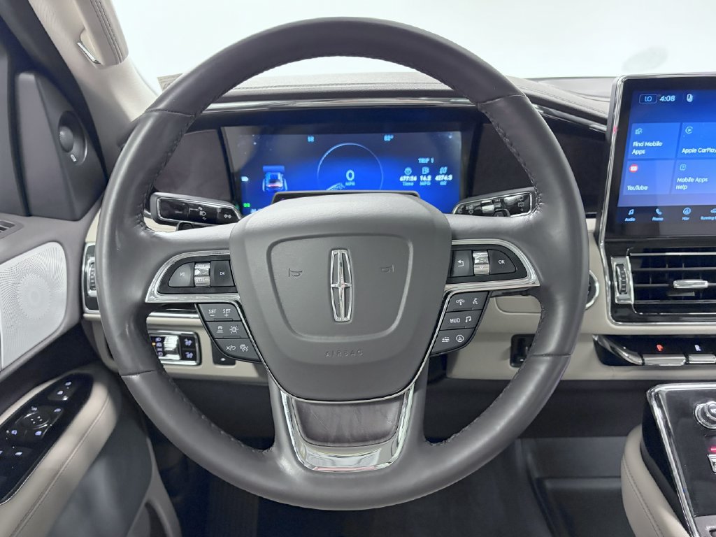 Used 2023 Lincoln Navigator Reserve AWD/4WD image 19