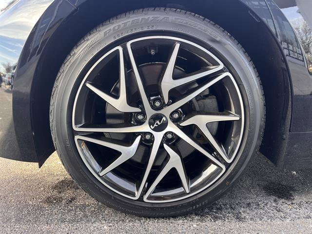 Used 2023 Kia Stinger GT-Line w/ Sun & Sound Package image 9