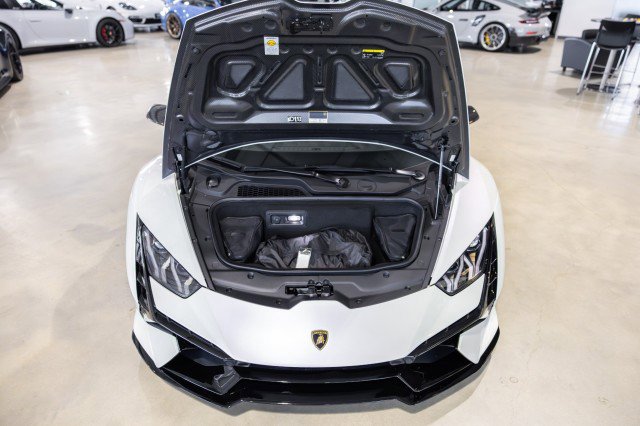 Used 2024 Lamborghini Huracan Tecnica image 33