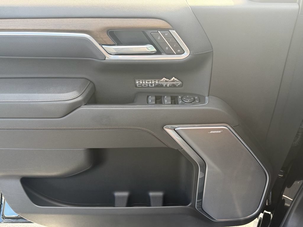 Used 2026 Chevrolet Silverado 1500 High Country w/ High Country Premium Package AWD/4WD image 35