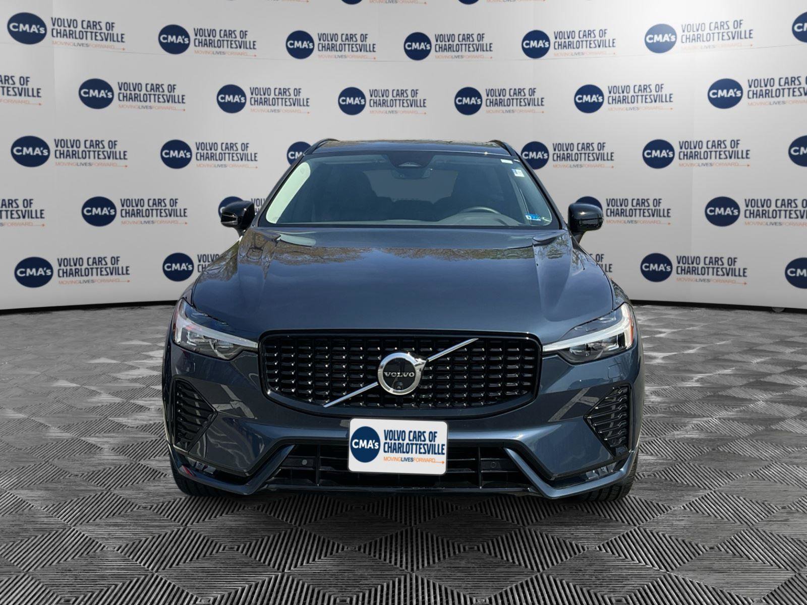 Used 2024 Volvo XC60 B5 Plus image 8