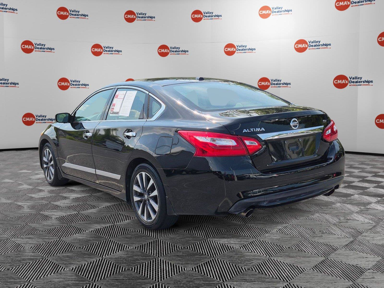 Used 2016 Nissan Altima 2.5 SV FWD image 3