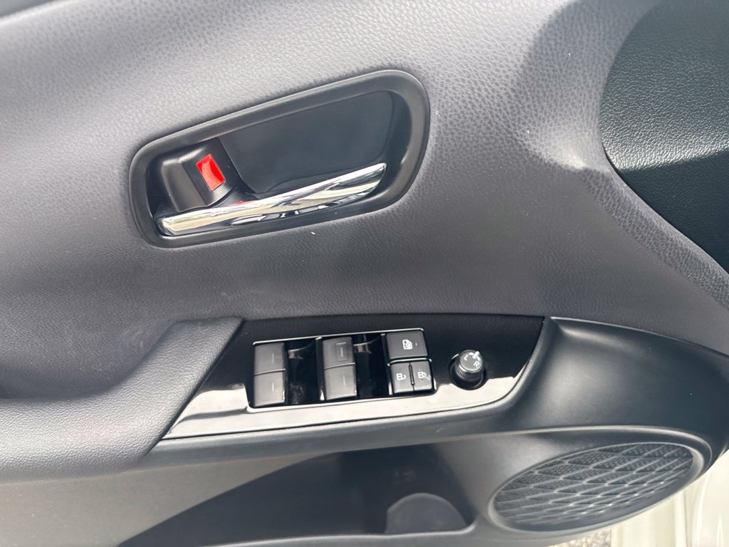 Used 2020 Toyota Prius Prime XLE FWD image 10