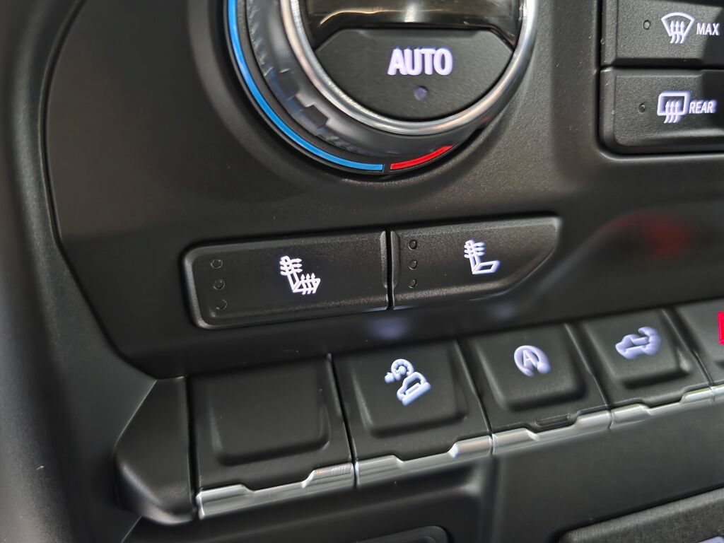 Used 2019 Chevrolet Silverado 1500 RST AWD/4WD image 15
