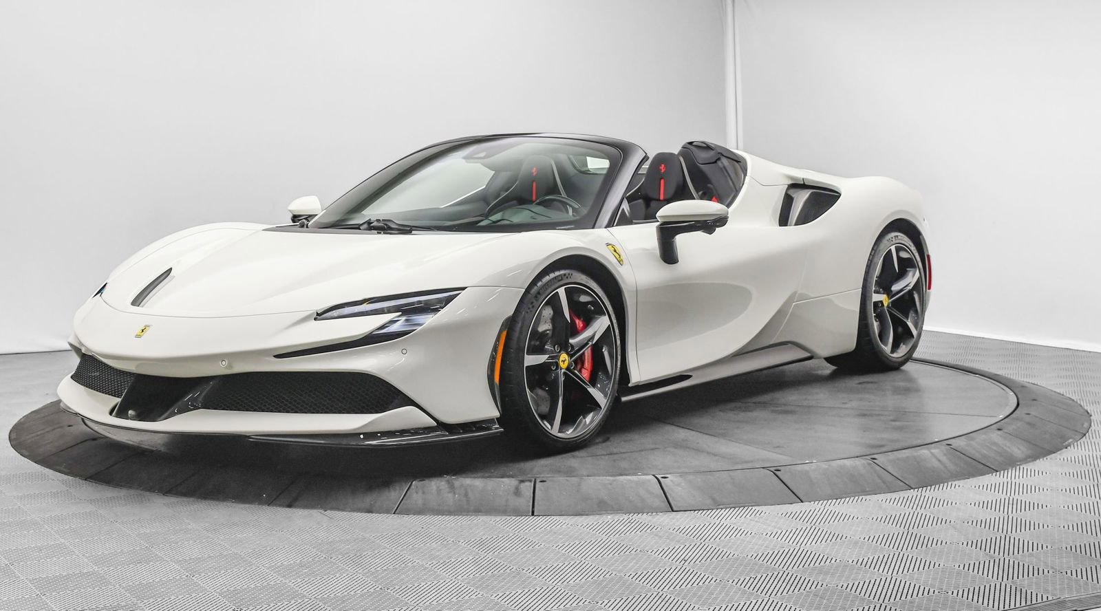 Used 2023 Ferrari SF90 Spider Bianco Avus image 4