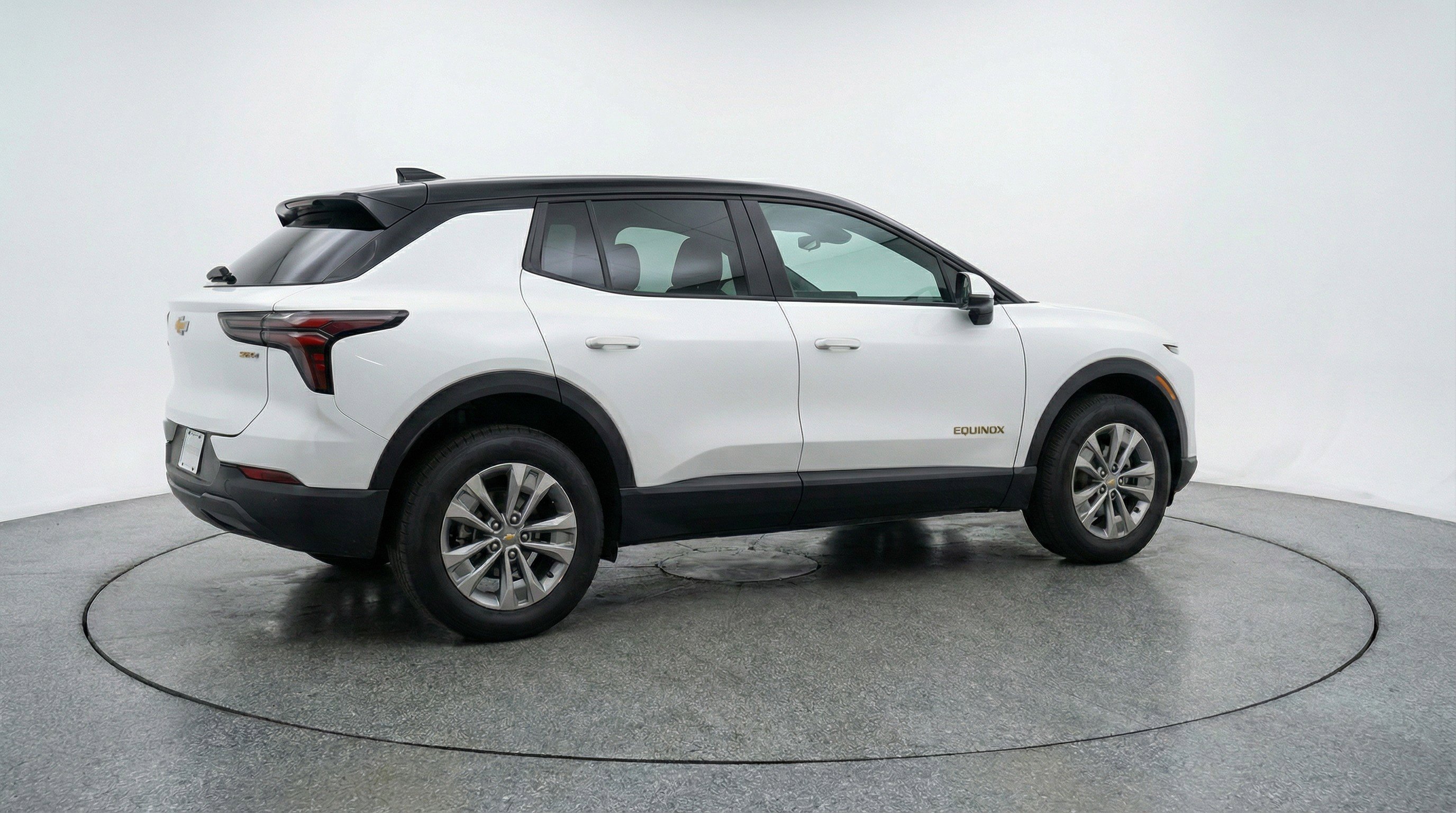 Used 2025 Chevrolet Equinox LT FWD image 9