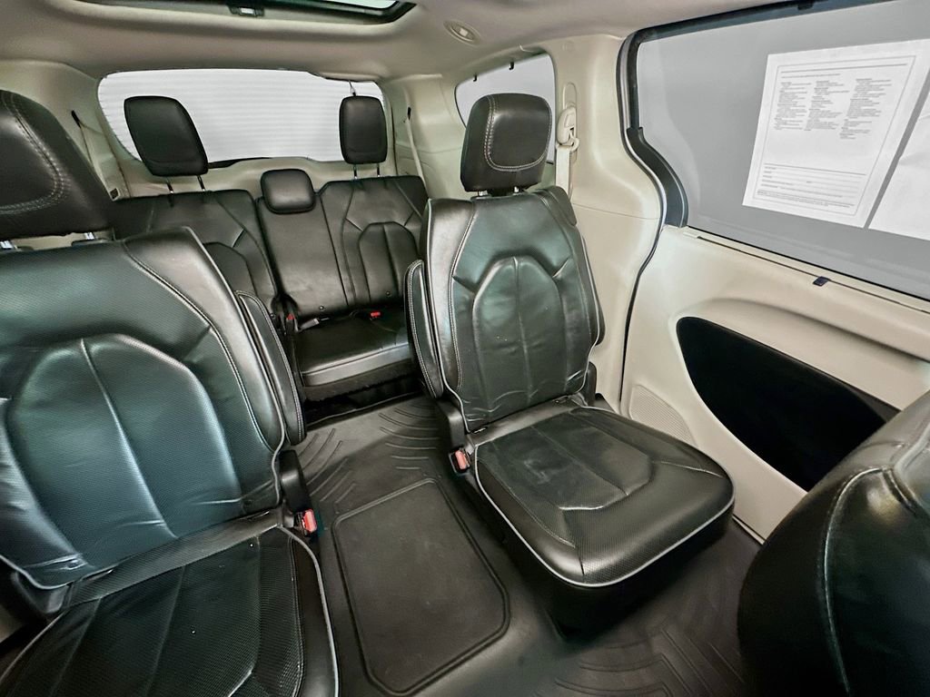 Used 2020 Chrysler Pacifica Limited image 14