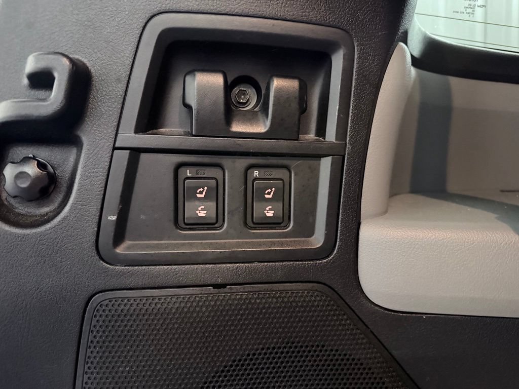 Used 2018 Toyota Sequoia Platinum AWD/4WD image 38
