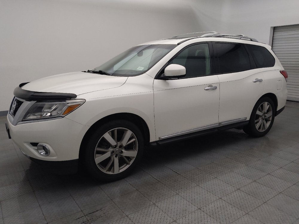 Used 2016 Nissan Pathfinder Platinum image 2