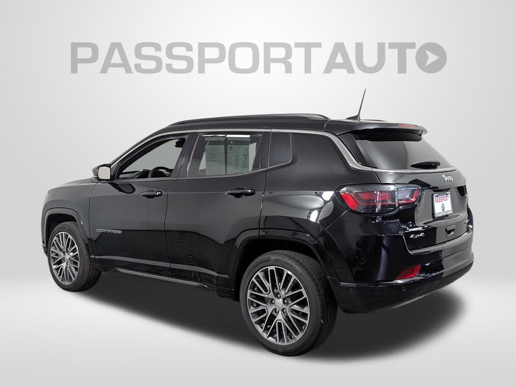 Used 2023 Jeep Compass Limited w/ Elite Group AWD/4WD image 3