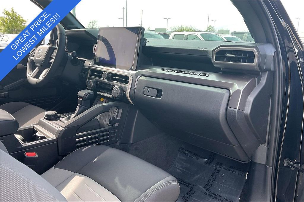 Used 2025 Toyota Tacoma TRD Sport w/ TRD Sport Upgrade Package image 22