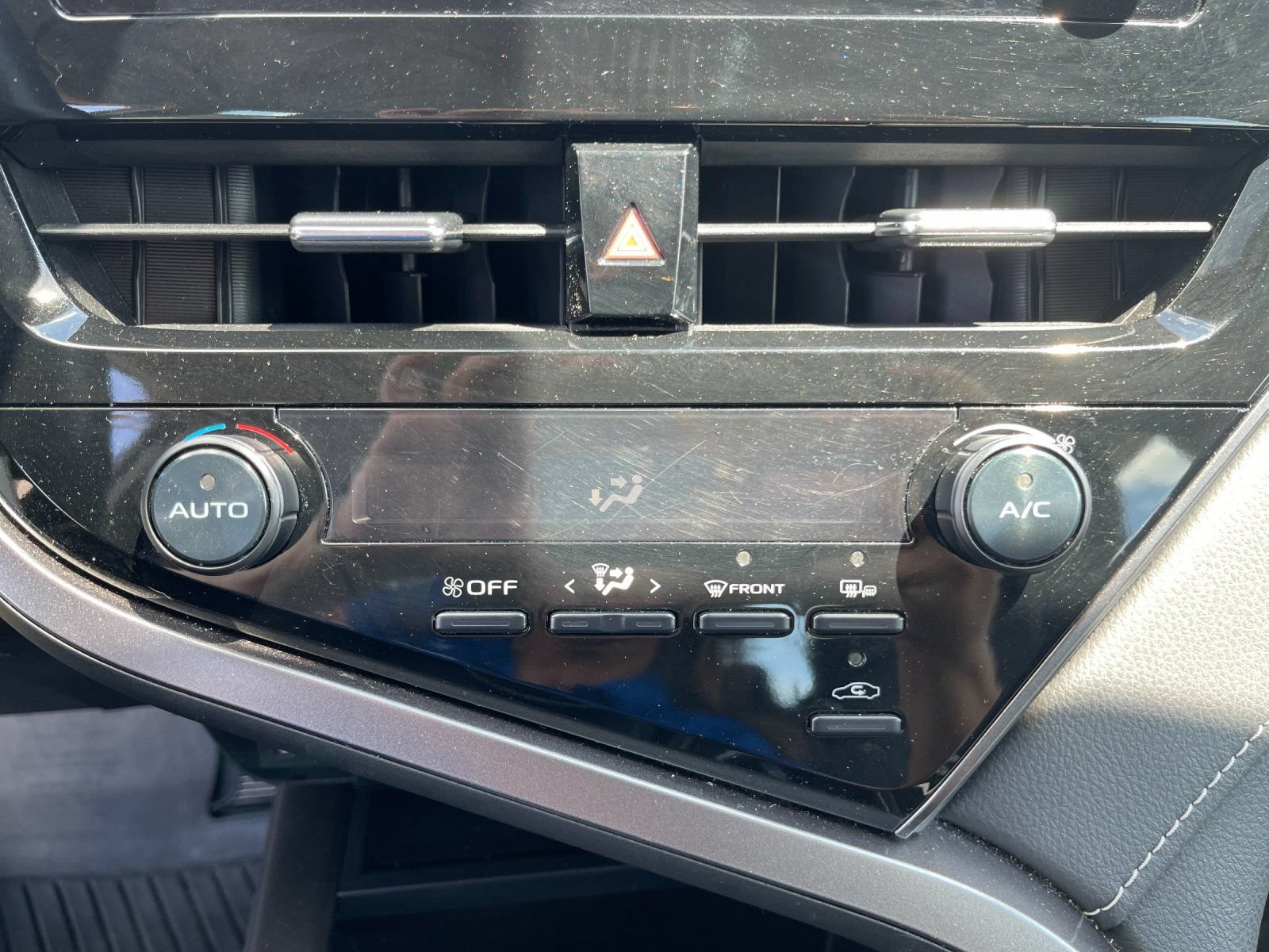 Used 2023 Toyota Camry SE FWD image 21
