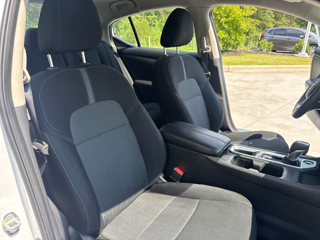 Used 2024 Nissan Sentra SV FWD image 35