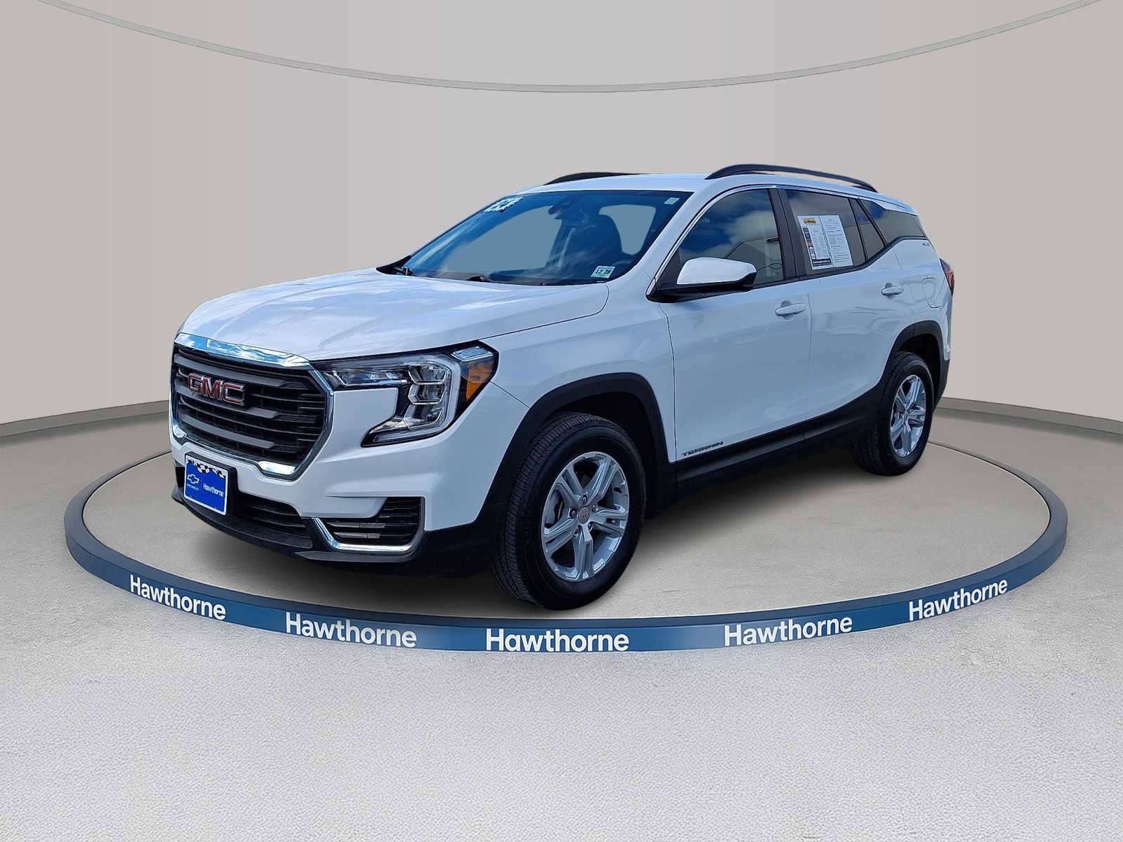 Used 2024 GMC Terrain SLE w/ Driver Convenience Package image 3