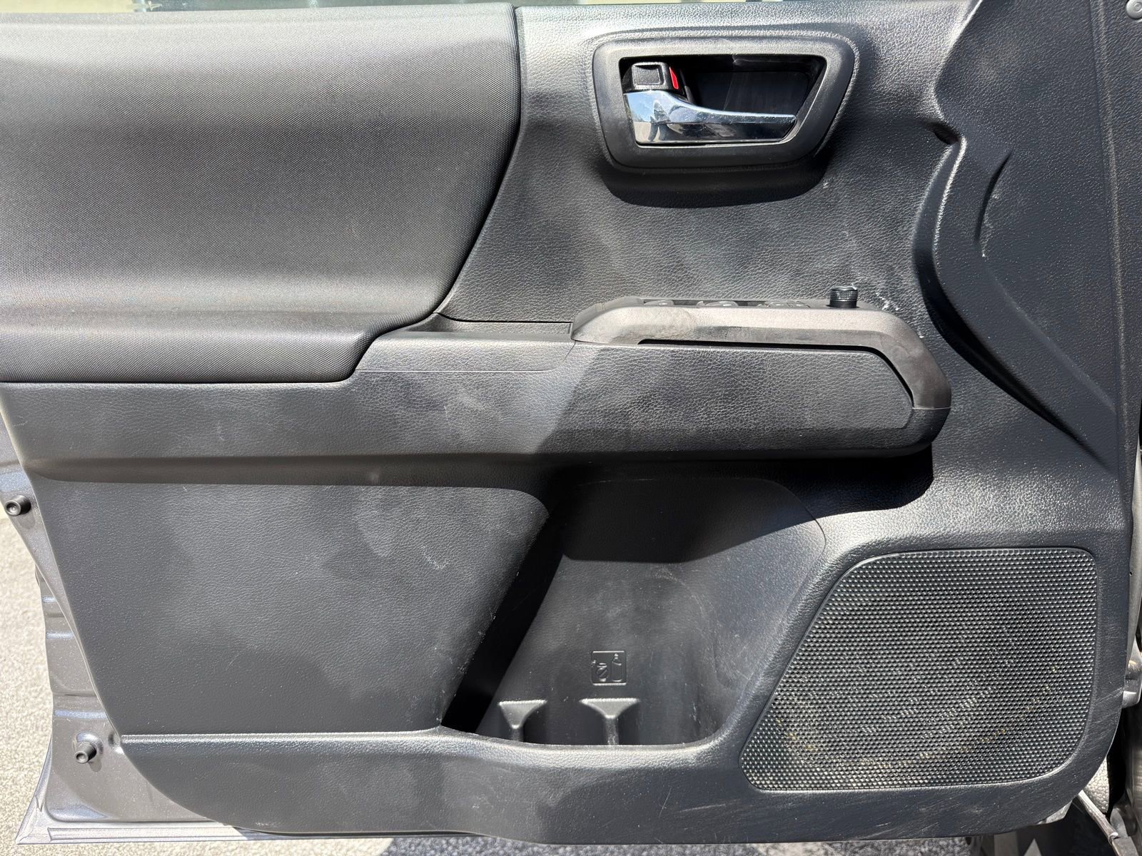 Used 2019 Toyota Tacoma TRD Off-Road w/ Technology Package image 40