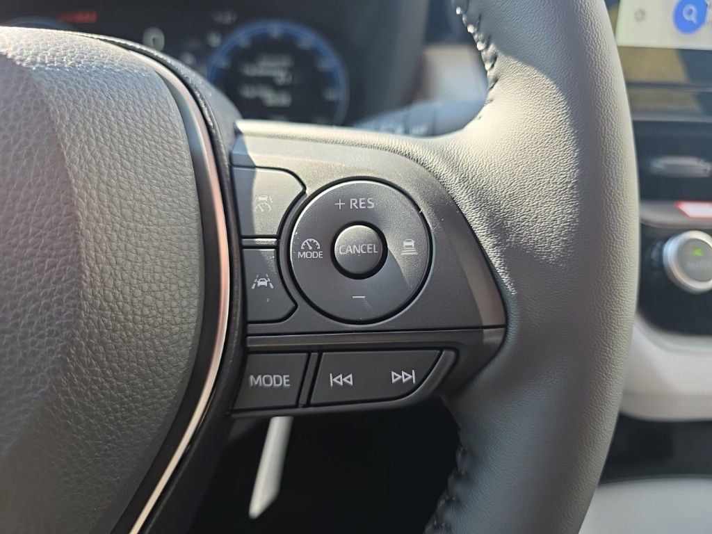 Used 2026 Toyota Corolla SE w/ SE Premium Package image 24