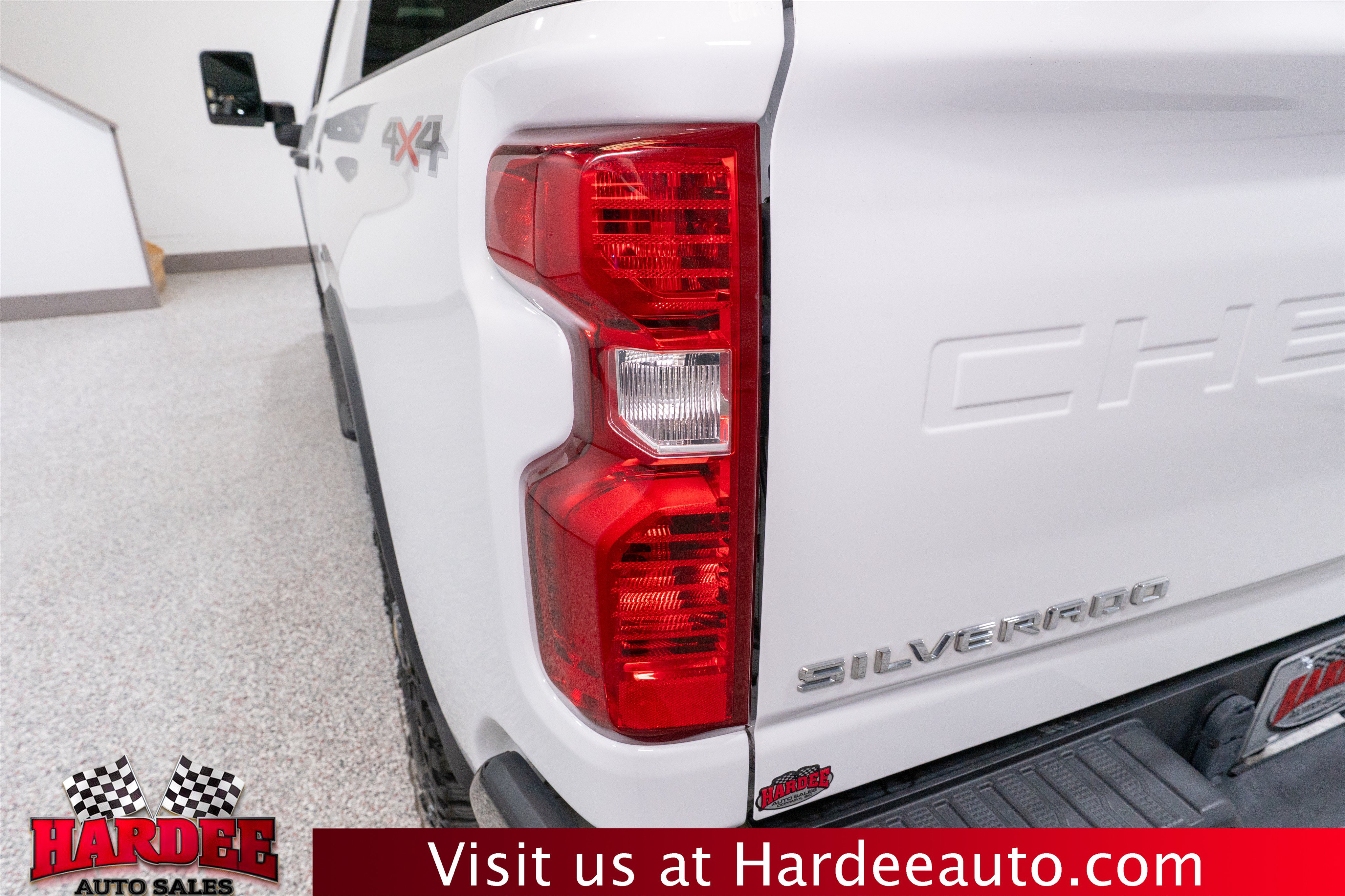 Used 2024 Chevrolet Silverado 2500 Custom w/ Custom Value Package AWD/4WD image 9